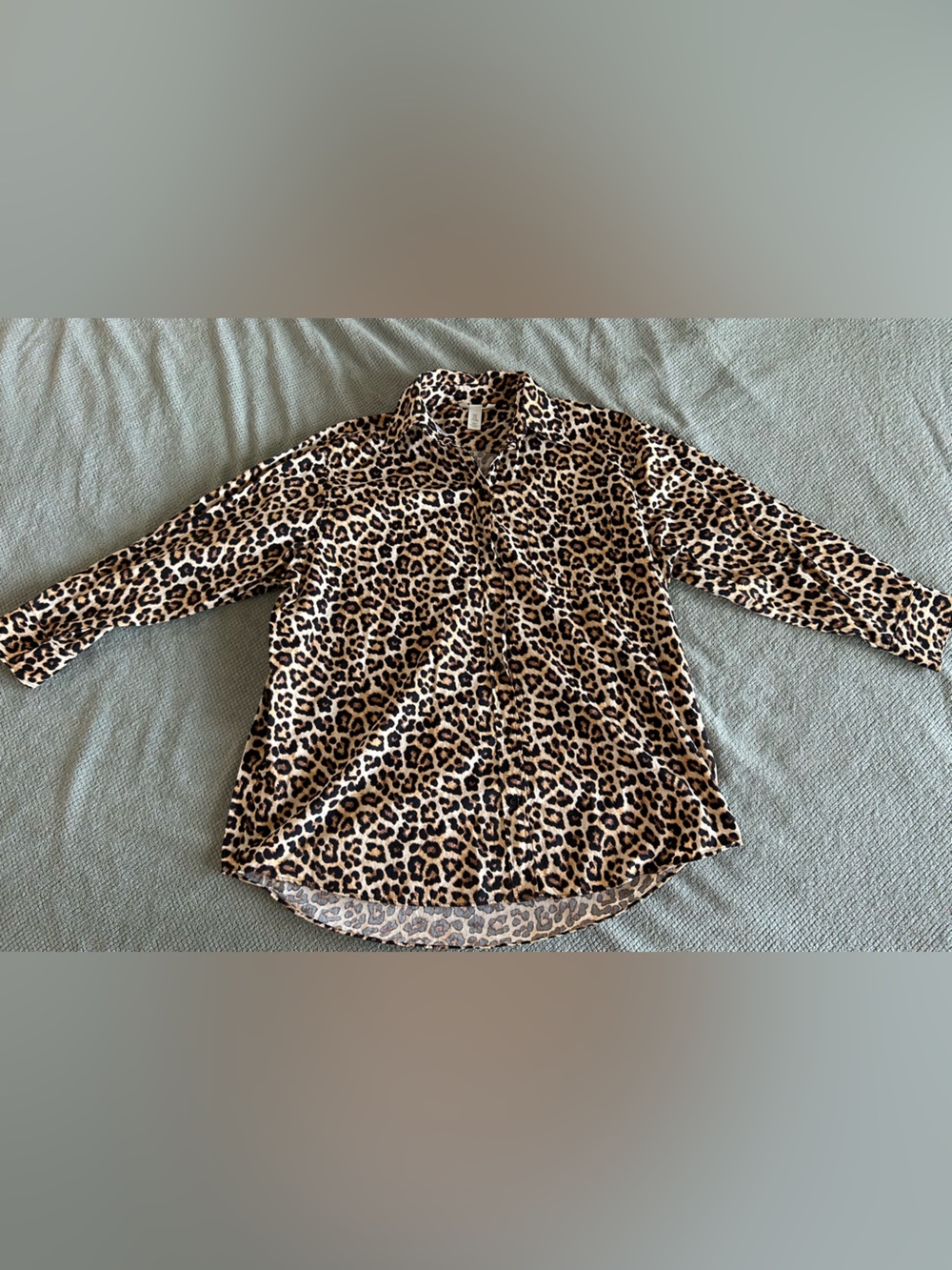 Women’s Oversized Leopard Flannel